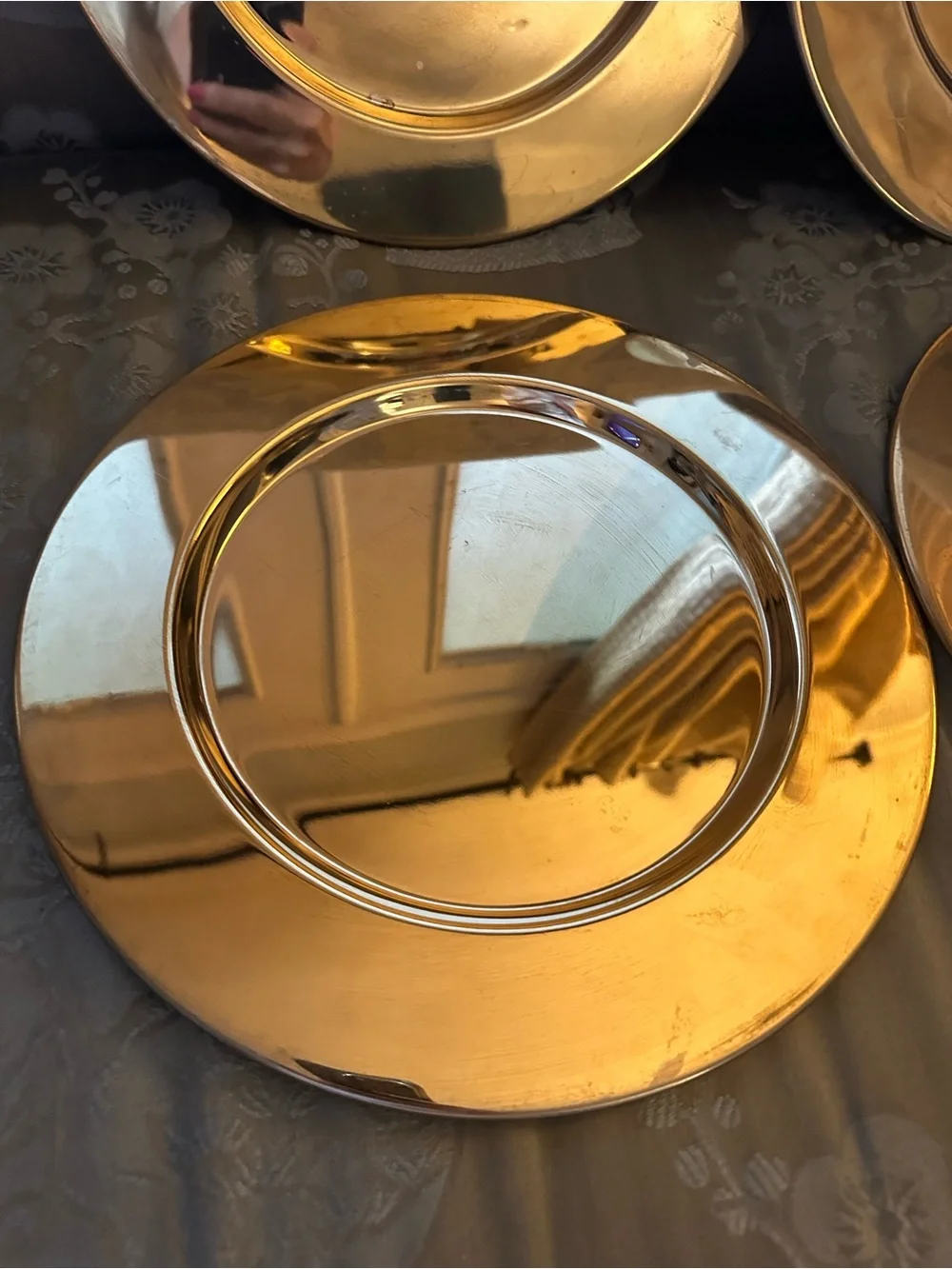 Set of 4 brass Round Charger Plates, Shiny Finish, Solid Pattern 11.5